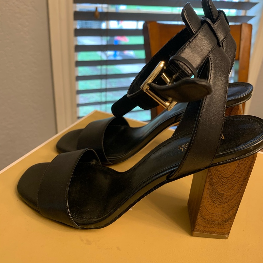 Michael Kors ankle high heels - Picture 3 of 5